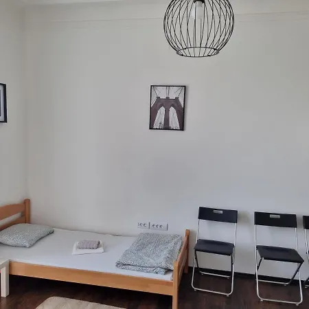 Hostel Downtown And *