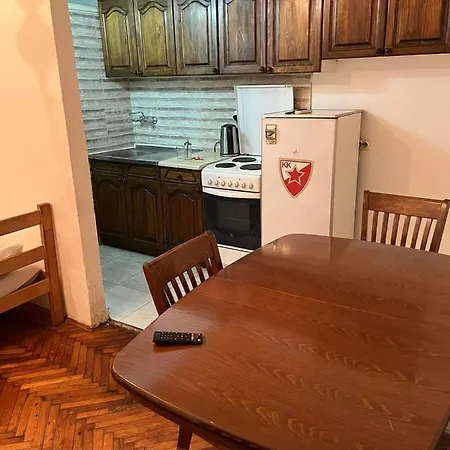 Downtown And Auberge de jeunesse *